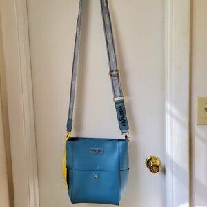 Wrangler Set 4 pieces with Guitar Strap NWT